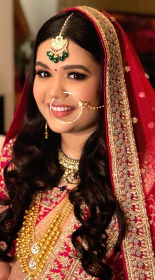 Wavy hair indina bride