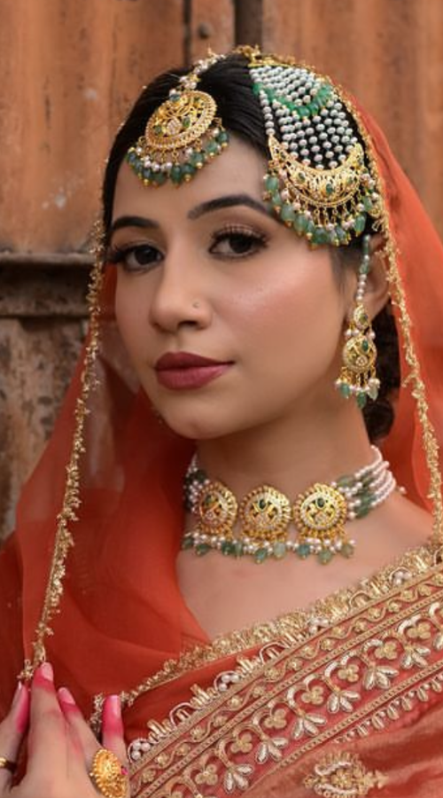 Subtle dewy makeup look