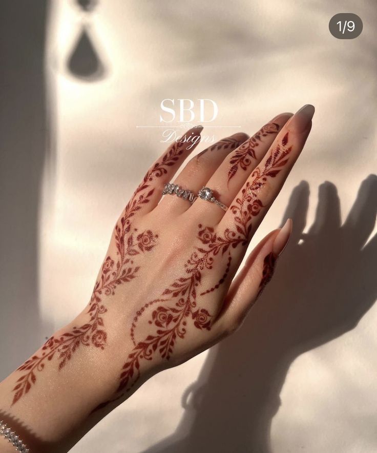 Floral Arabic mehendi design for indian bride
